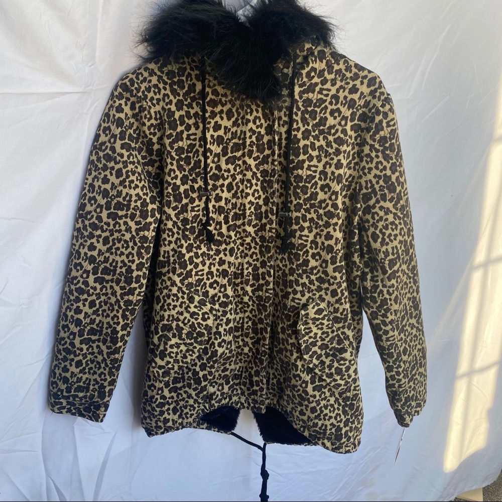 Faux Fur Leopard Print Jacket Size Medium